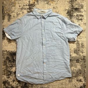 Do you prefer to keep it casual or dressy? If you're looking to do both, grab it